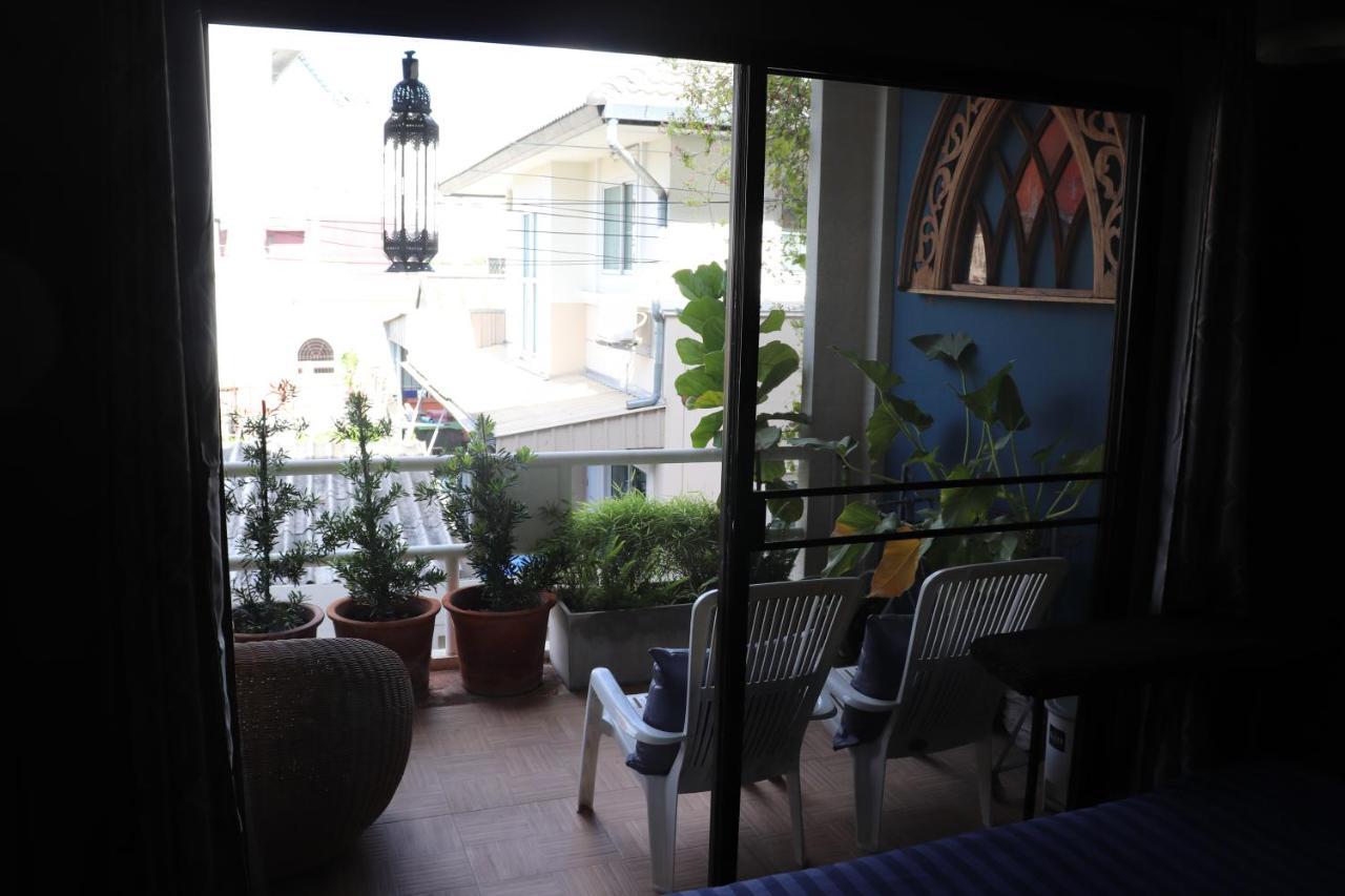 8Th House @ Center Of Chiangmai Old Town Apartman Csiangmaj Kültér fotó