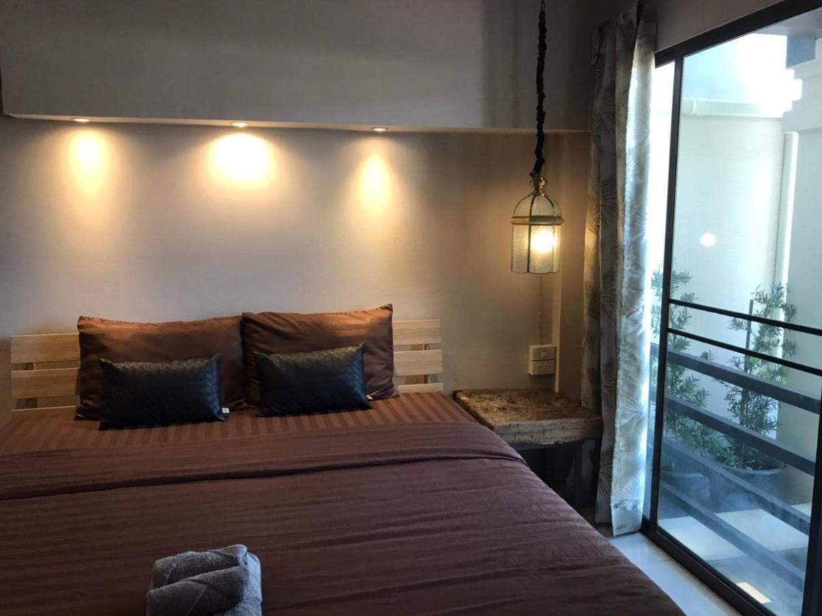 8Th House @ Center Of Chiangmai Old Town Apartman Csiangmaj Kültér fotó