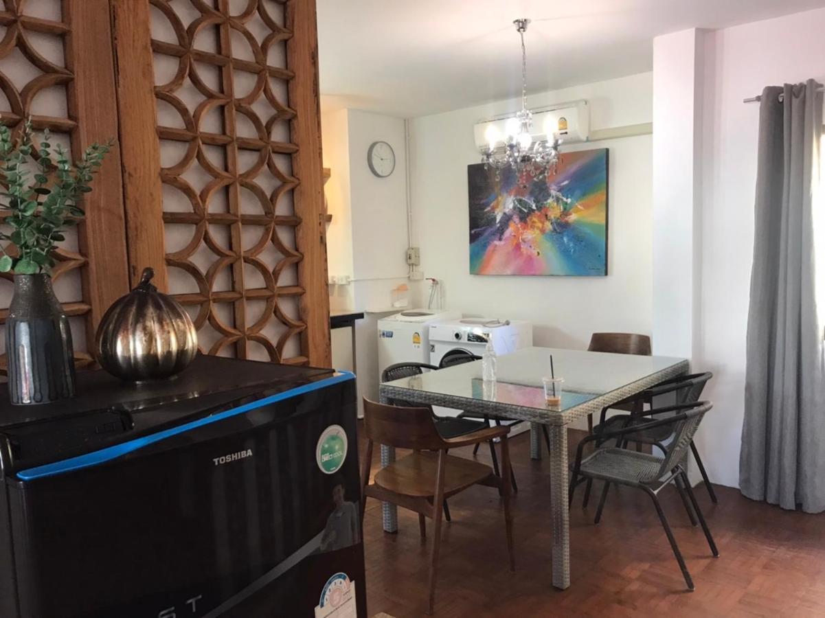 8Th House @ Center Of Chiangmai Old Town Apartman Csiangmaj Kültér fotó
