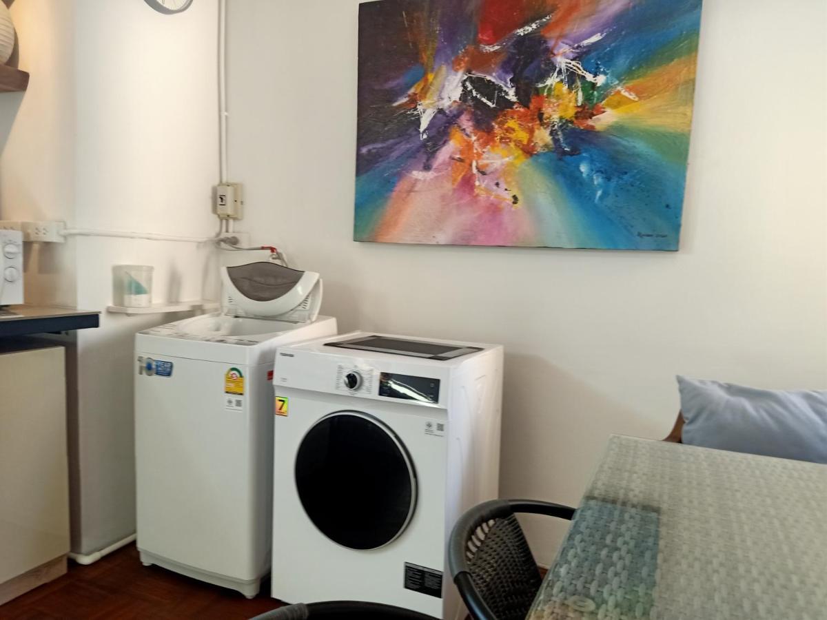 8Th House @ Center Of Chiangmai Old Town Apartman Csiangmaj Kültér fotó