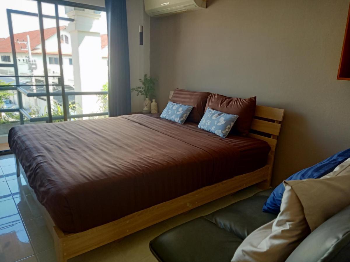 8Th House @ Center Of Chiangmai Old Town Apartman Csiangmaj Kültér fotó