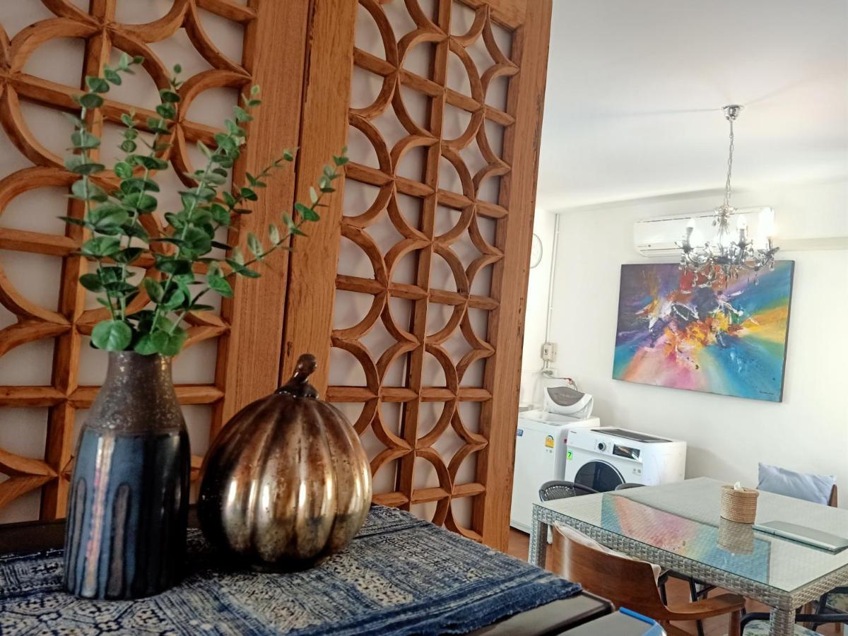 8Th House @ Center Of Chiangmai Old Town Apartman Csiangmaj Kültér fotó
