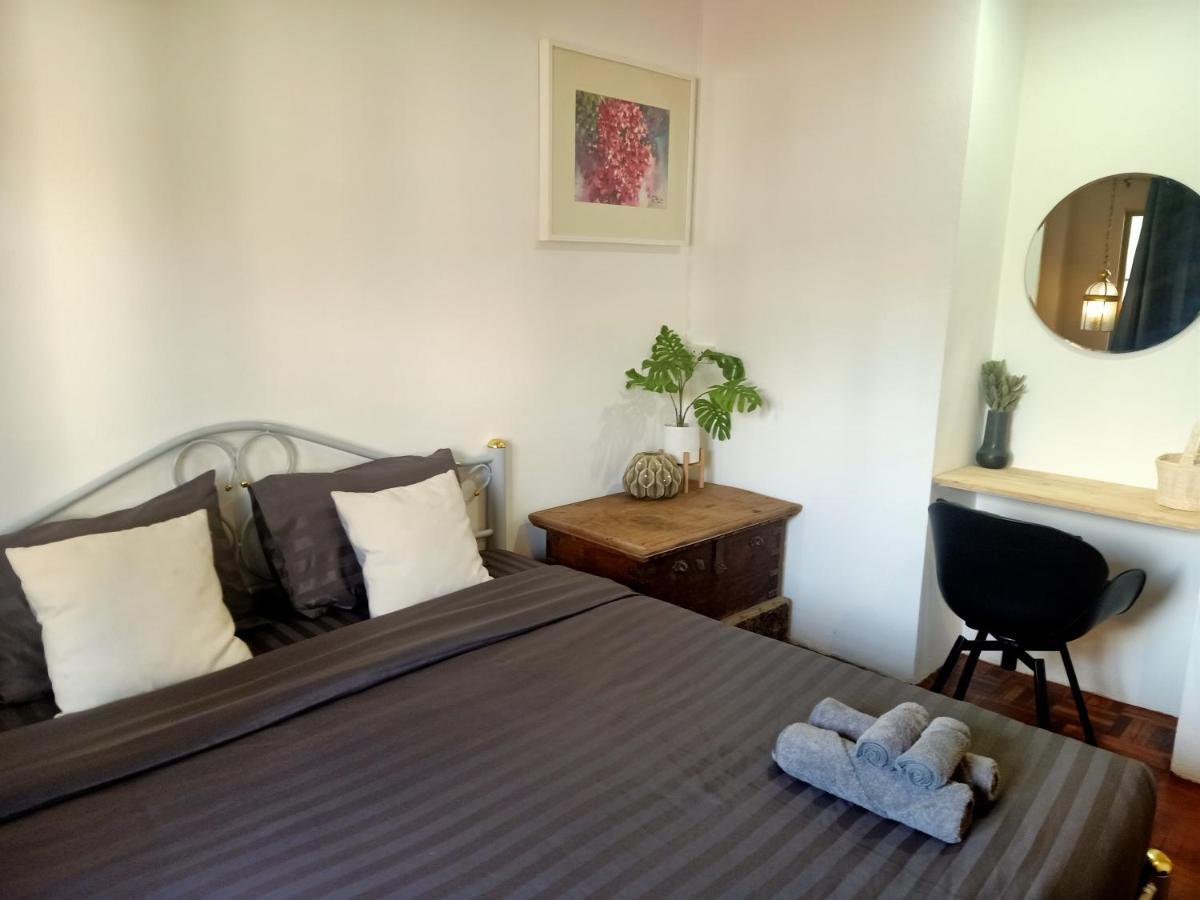 8Th House @ Center Of Chiangmai Old Town Apartman Csiangmaj Kültér fotó